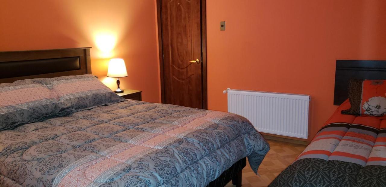 Hostal Nataly Πουέρτο Νατάλες Εξωτερικό φωτογραφία